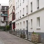 Peaceful Studio In A Impasse In Charonne